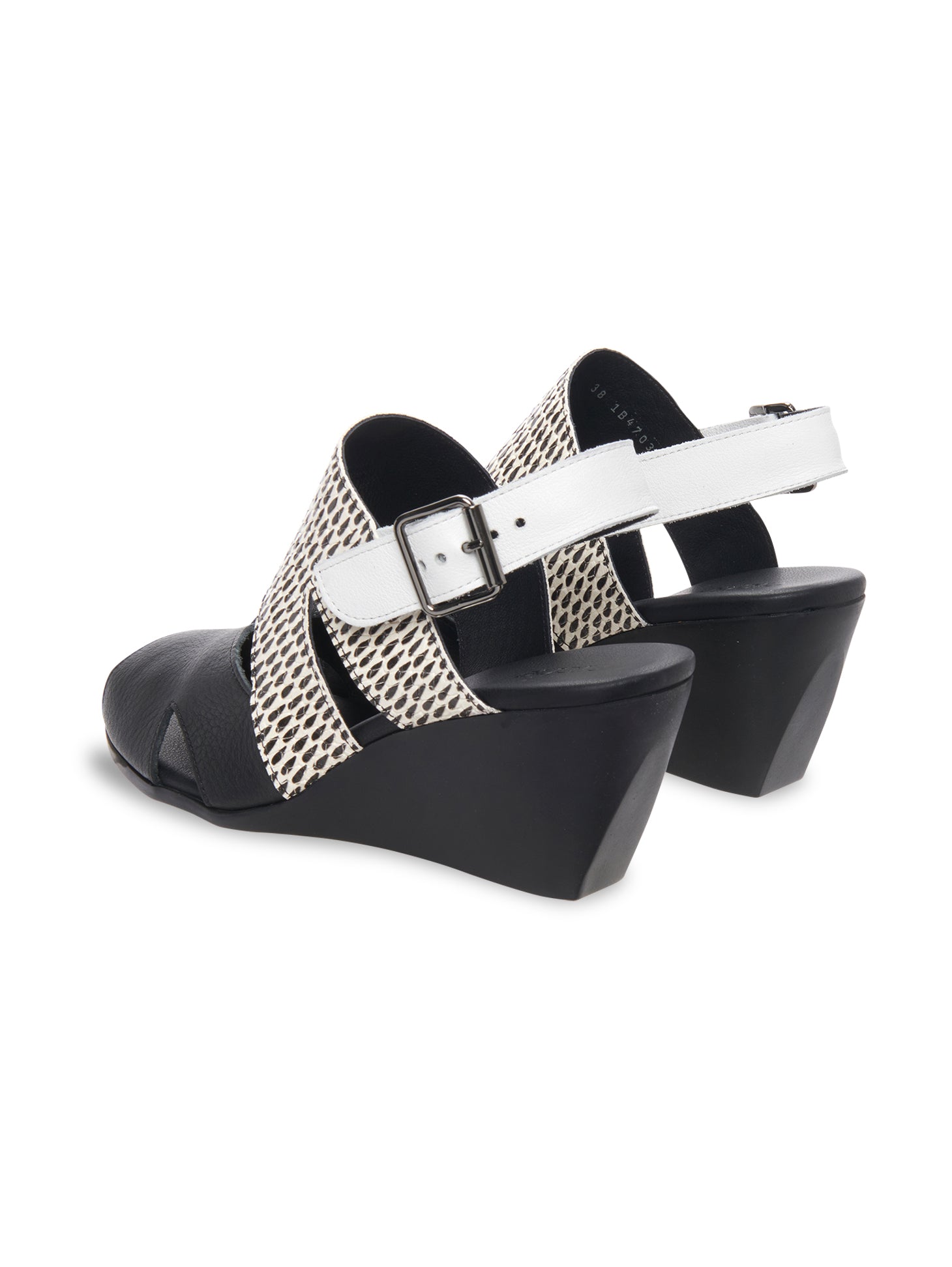 Arche / Egrini - Black