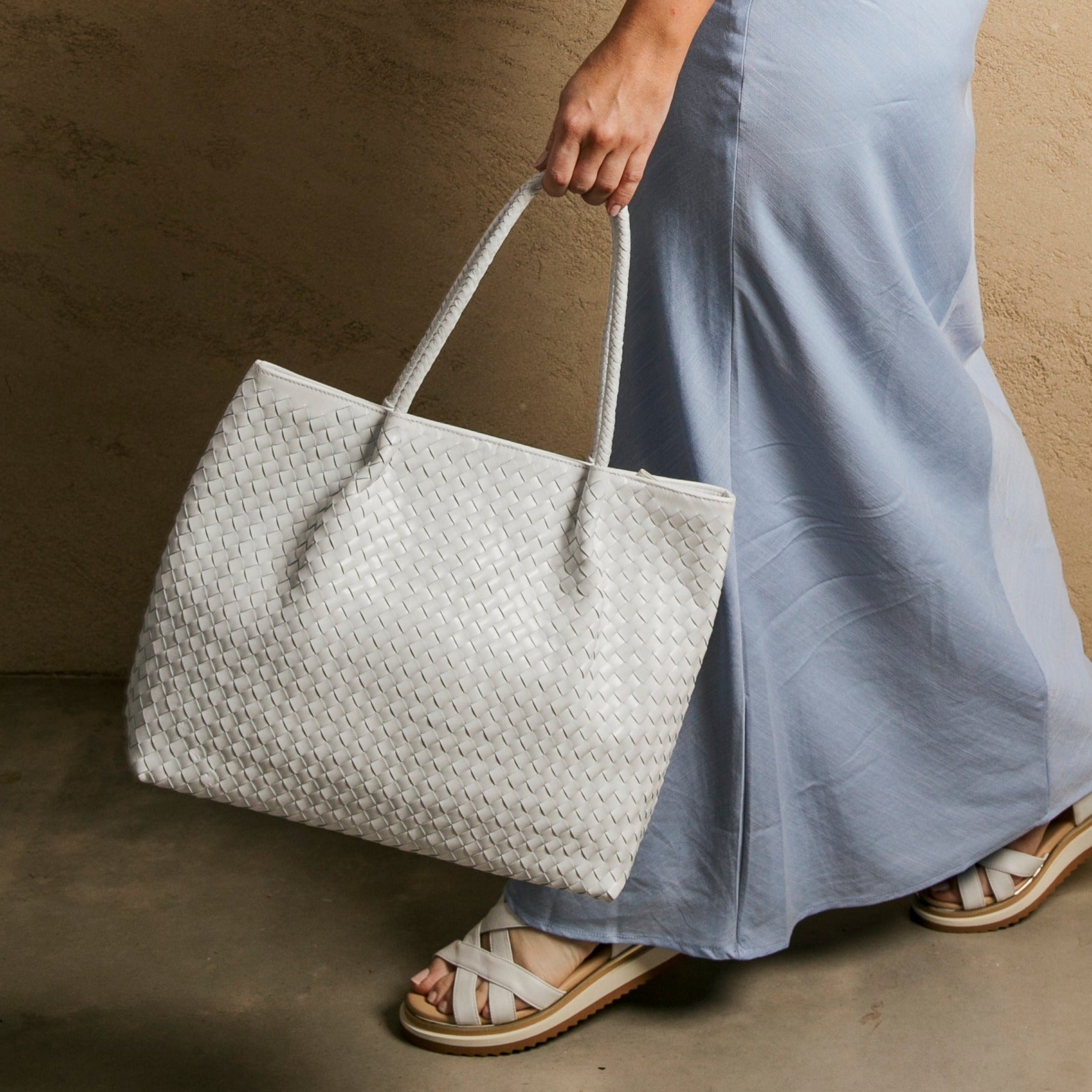 MOT-CLè / 1420 – White