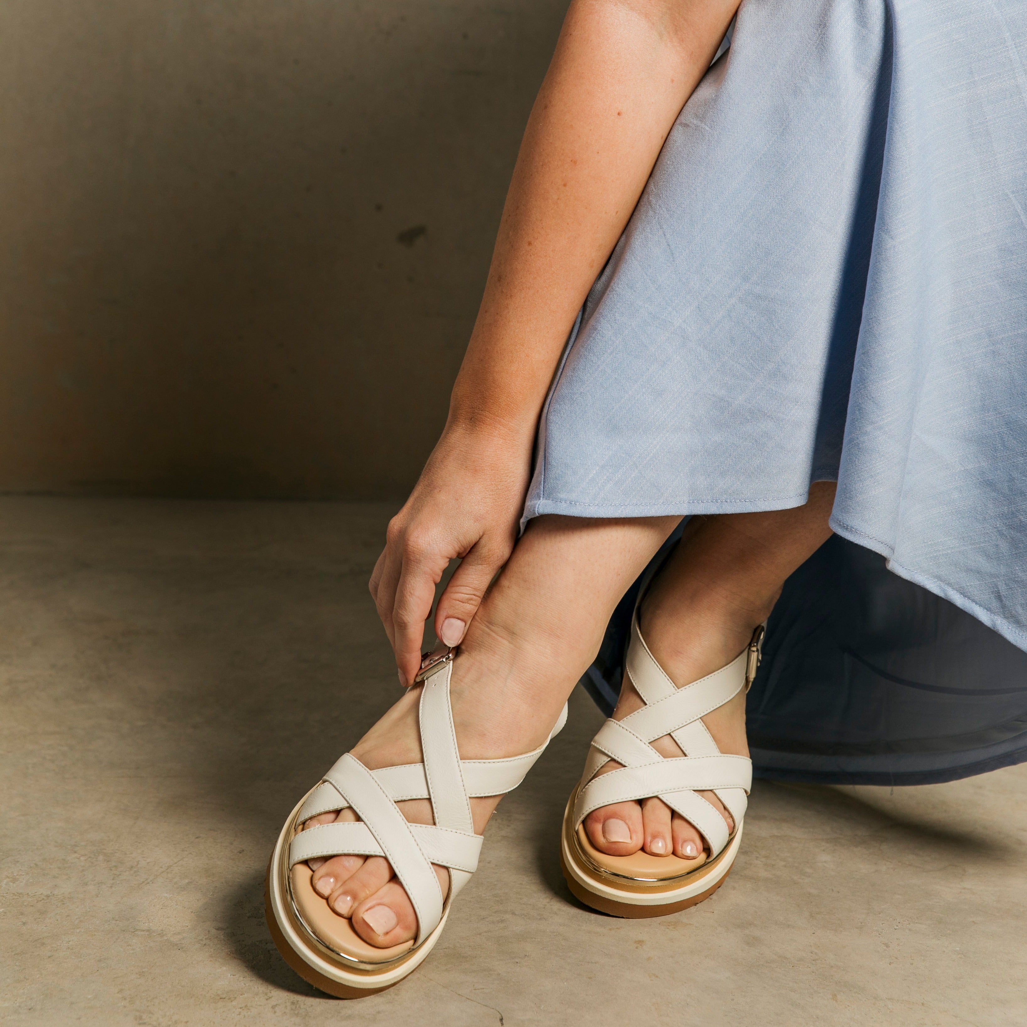 MOT-CLè / 1420 – White