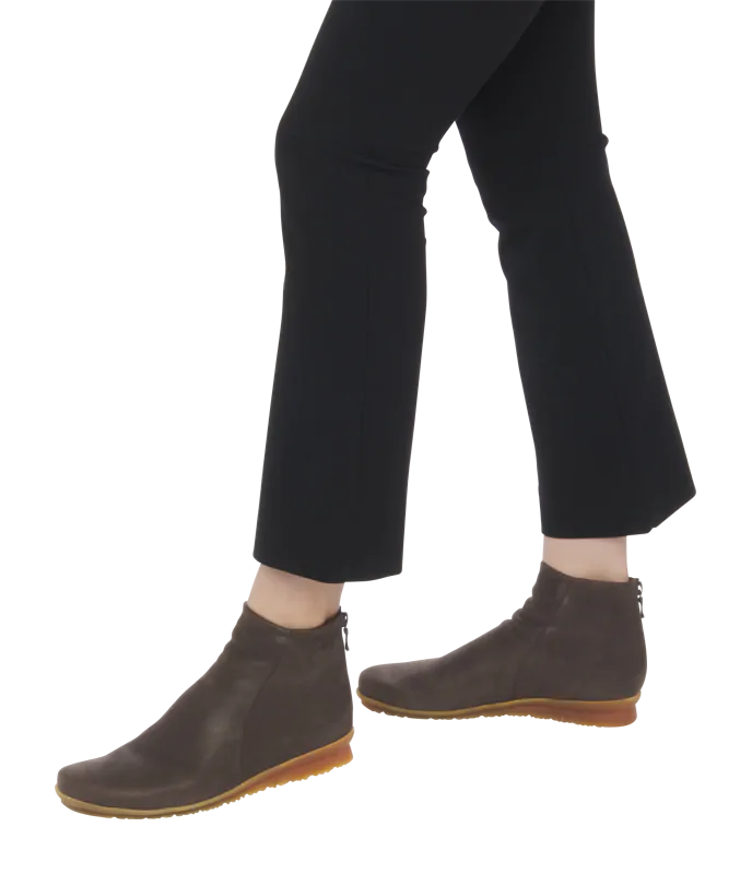 Arche / Baryky - Truffle