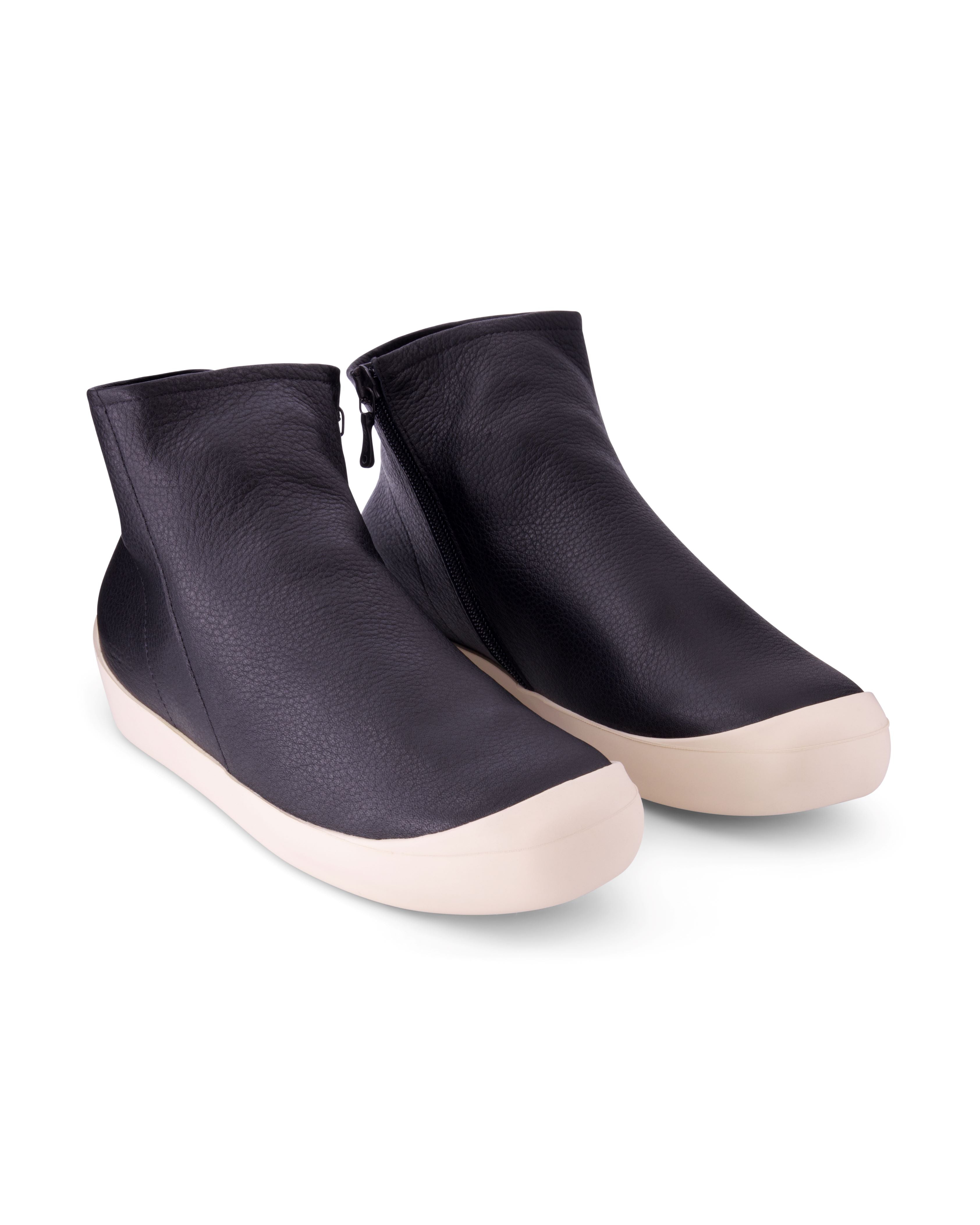 Arche / Hilkho - Black