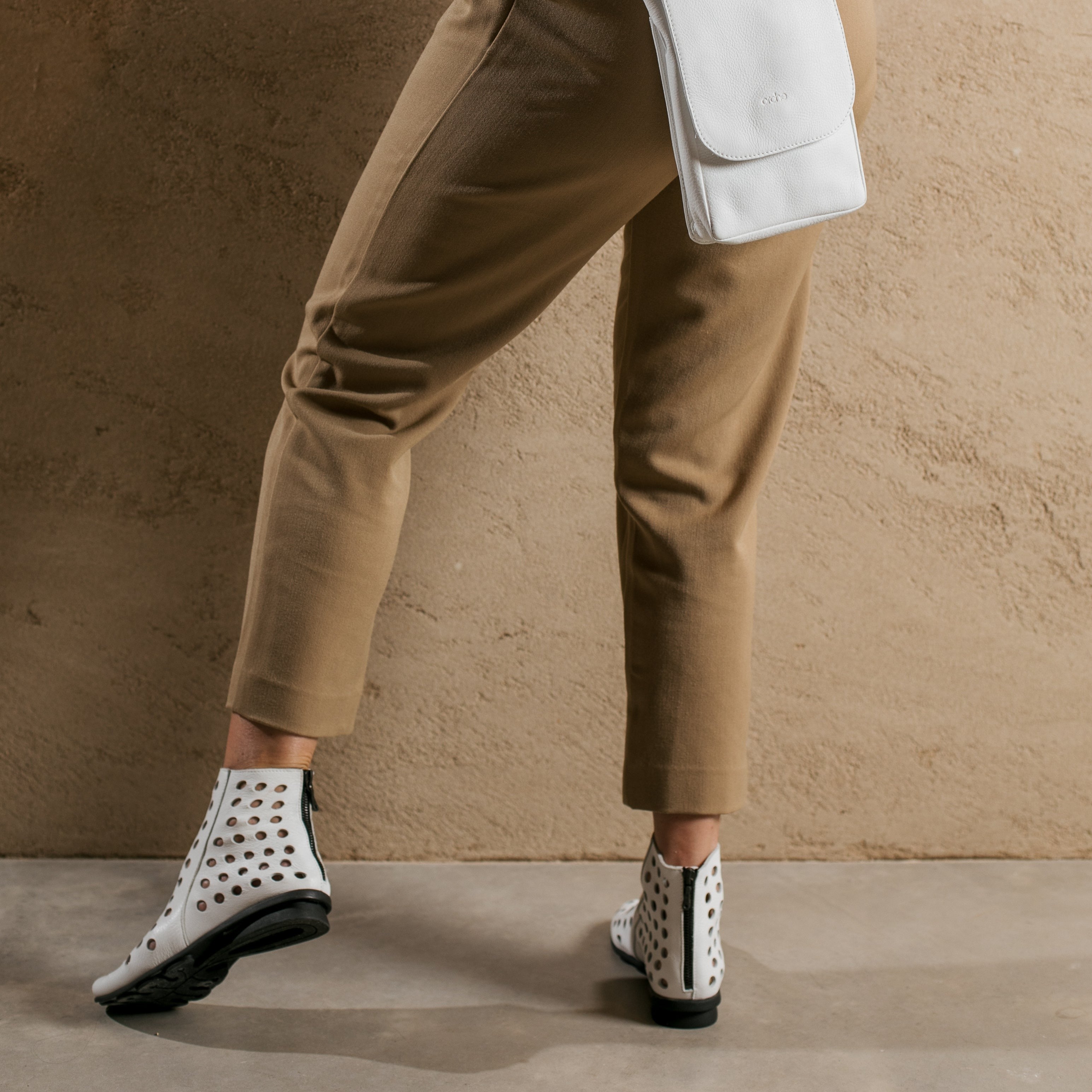 Arche / Dato - White