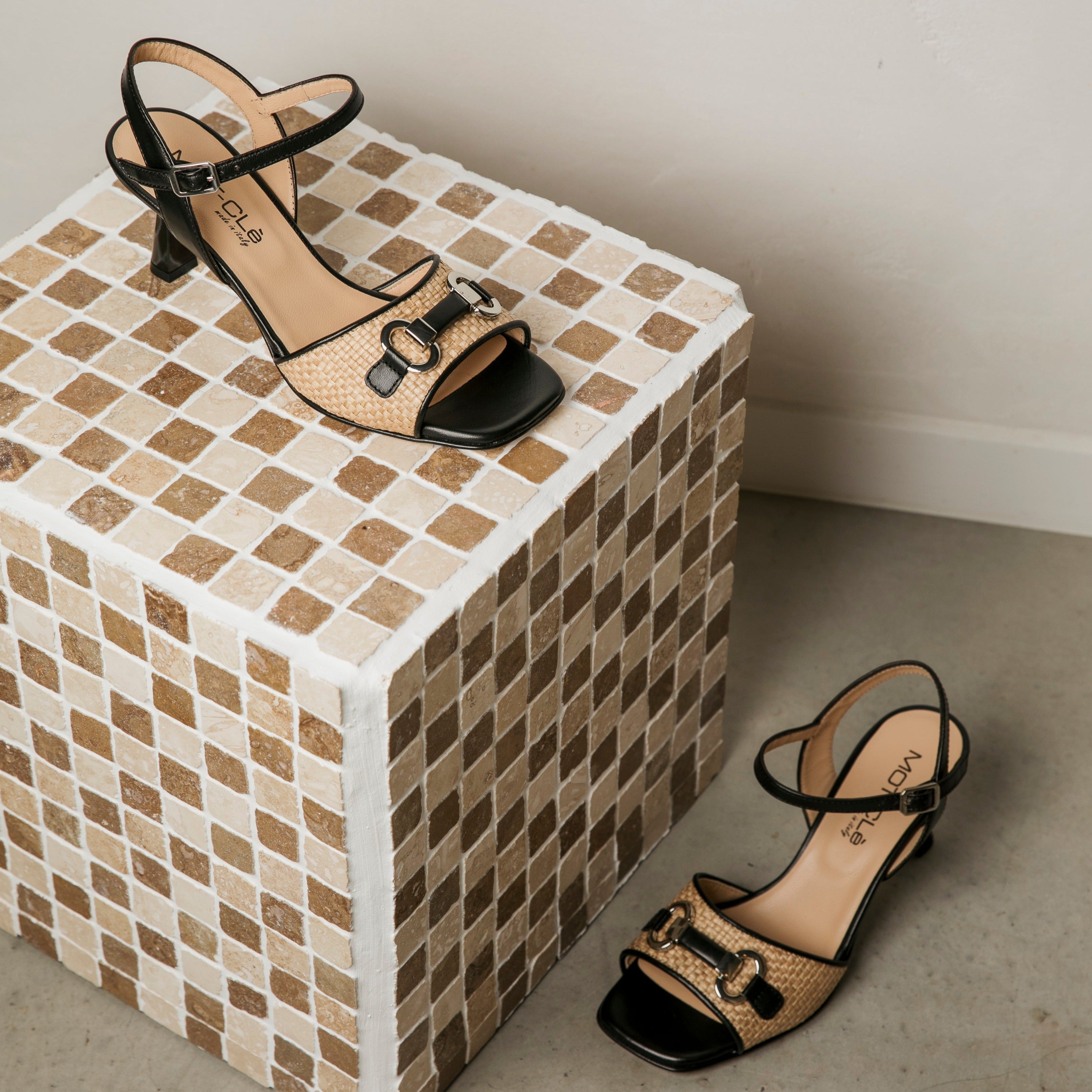 MOT-CLè / 2312 - Black