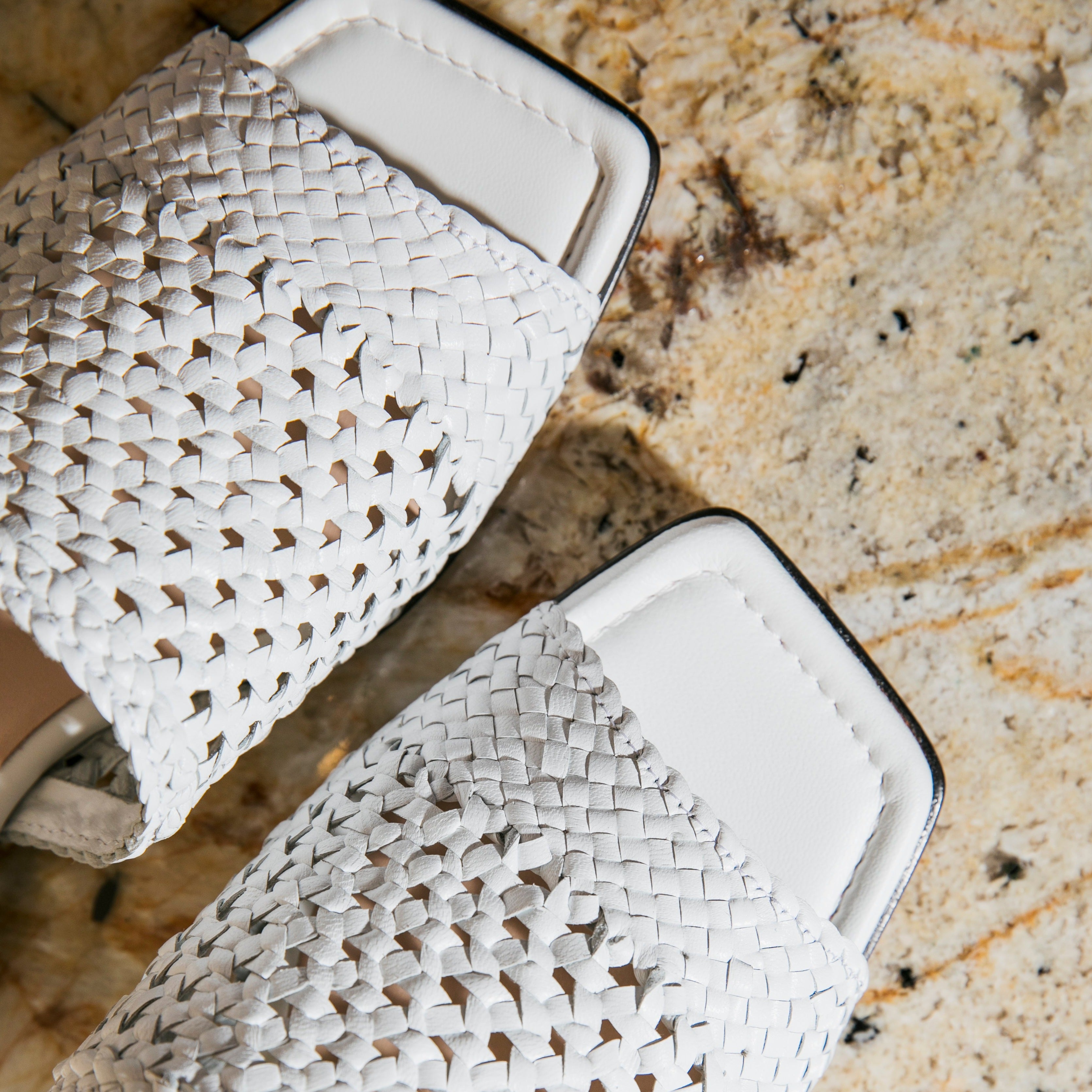 MOT-CLè / 2274 - White