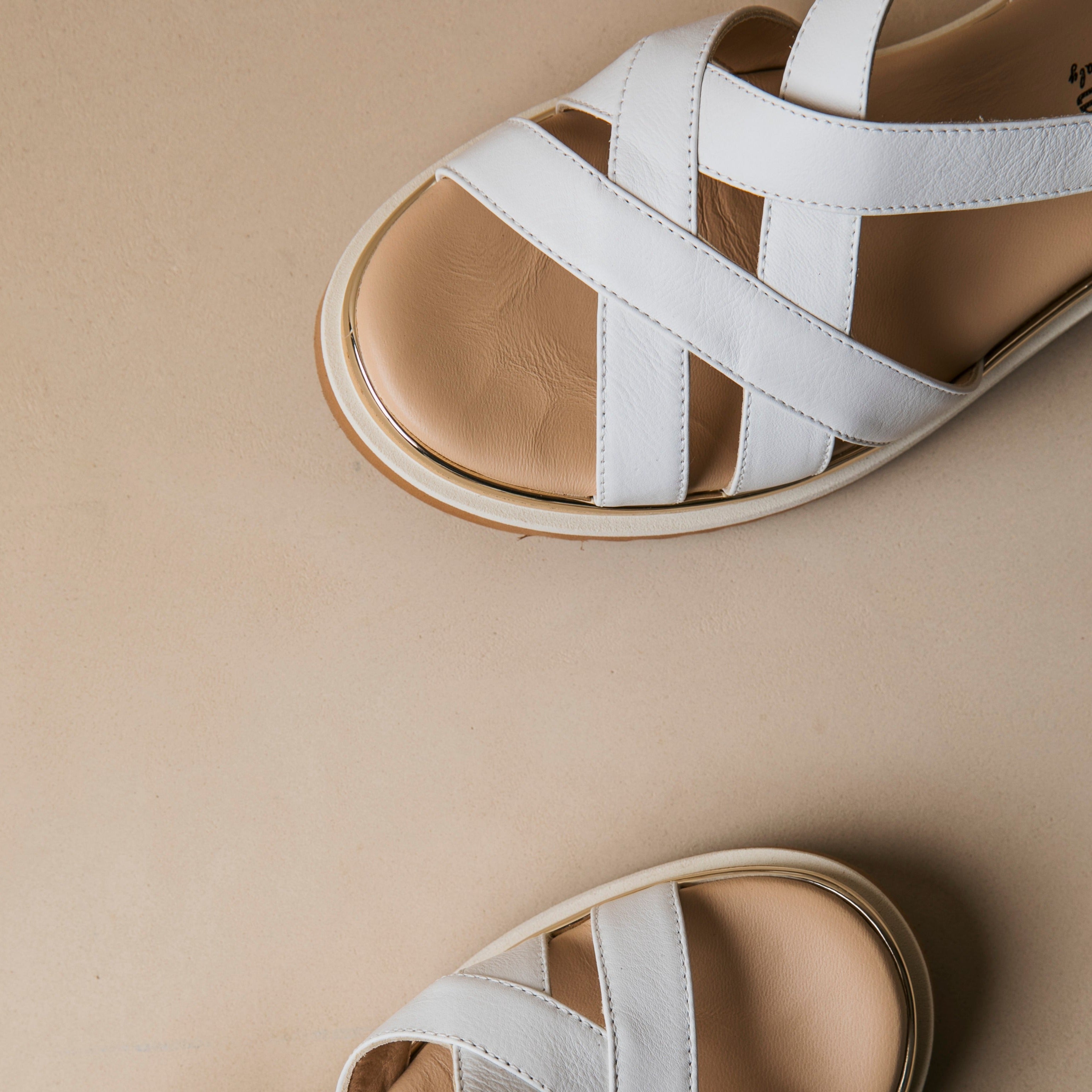 MOT-CLè / 1420 – White