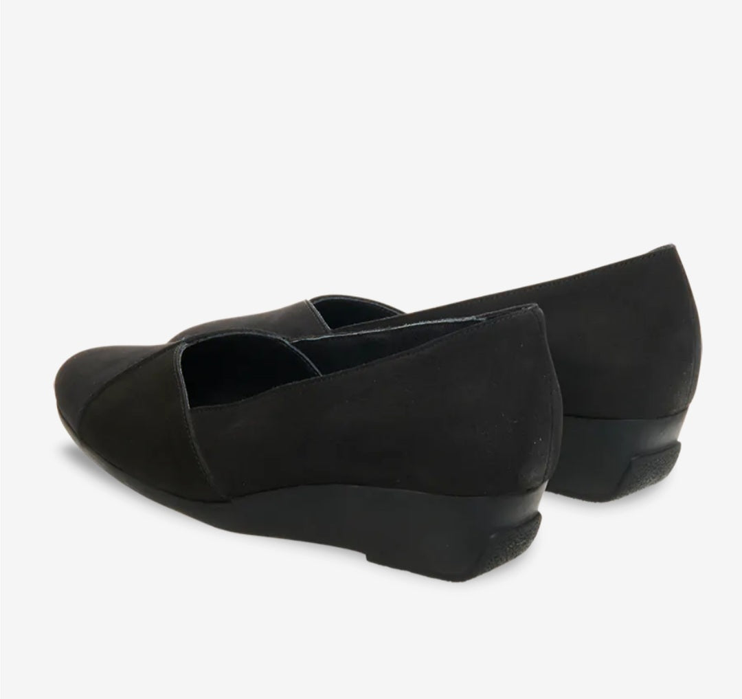 Arche / Anyssi - Black