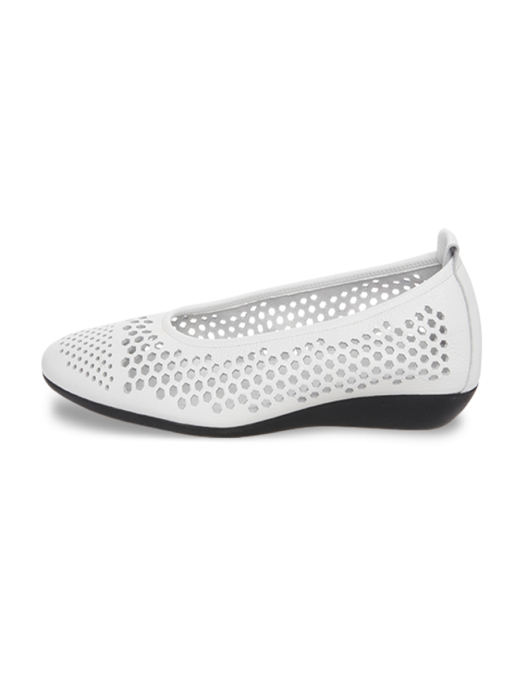 Arche / Onakho - White